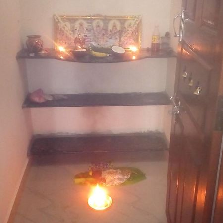 Sabri Guest House Tiruvannāmalai Exteriör bild