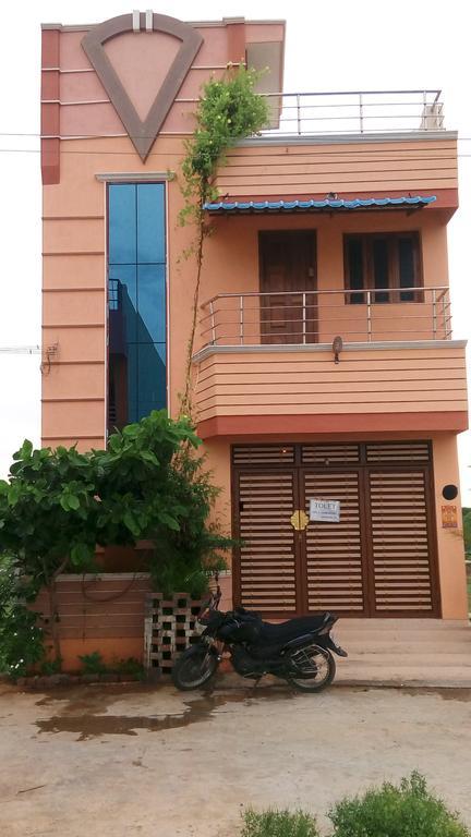 Sabri Guest House Tiruvannāmalai Exteriör bild