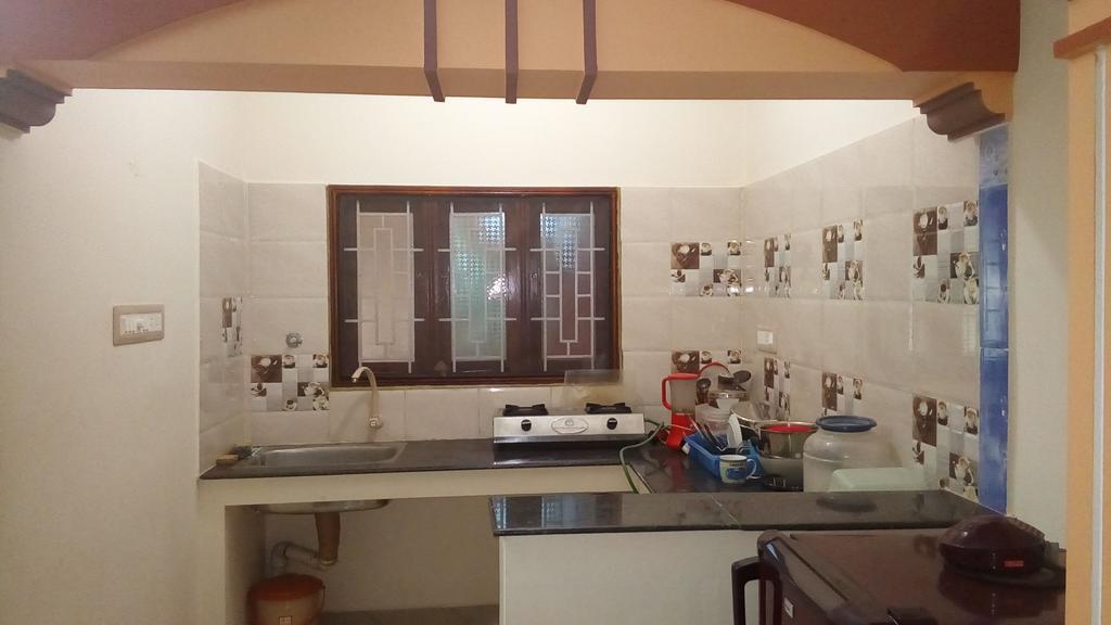 Sabri Guest House Tiruvannāmalai Exteriör bild