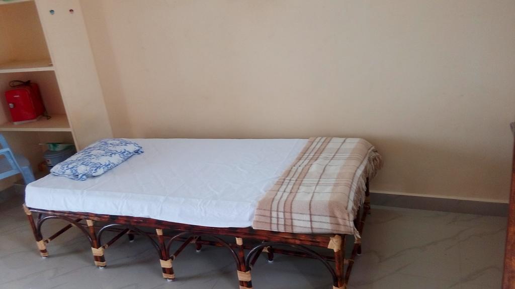 Sabri Guest House Tiruvannāmalai Exteriör bild