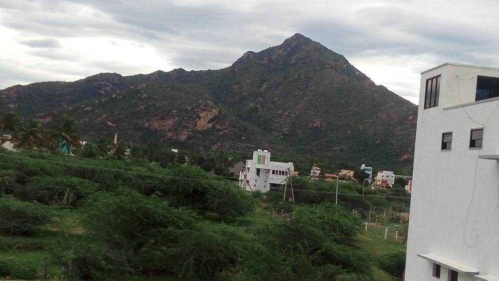 Sabri Guest House Tiruvannāmalai Exteriör bild